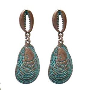 Beautiful beach shell earrings w copper/bronze vibe ✨✨